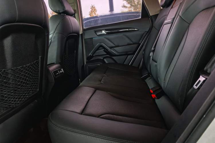 Used Zotye T600 2016 Sport Edition 2.0T DCT Prestige Model Interior 9