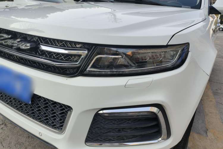 Used Zotye T600 2016 Sport Edition 2.0T DCT Prestige Model Left Front Headlight