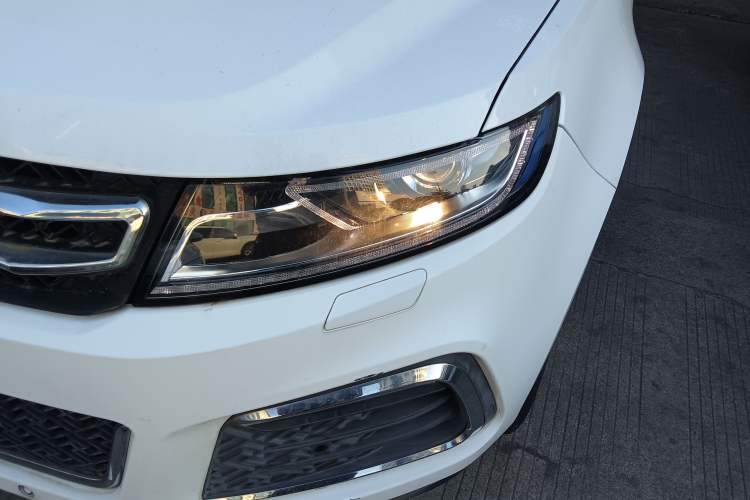 Used Zotye T600 2016 Sports Edition 1.5T Manual Luxury Model Left Front Headlight