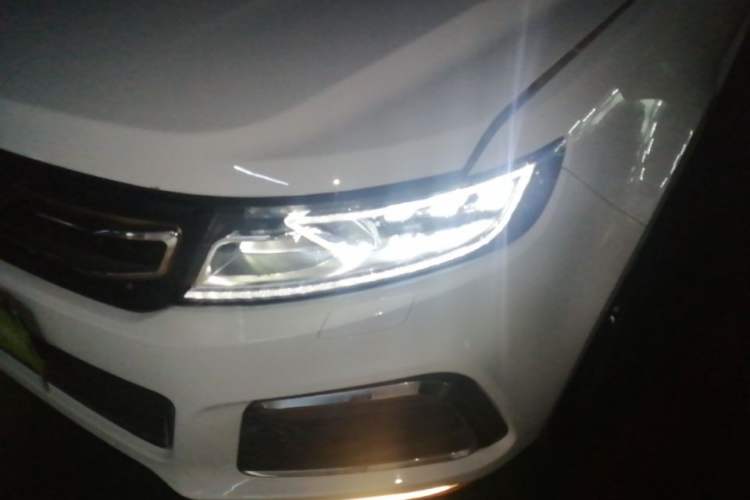Used Zotye T600 2016 Sport Edition 2.0T DCT Prestige Model Left Front Headlight