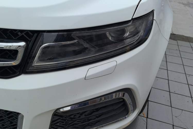 Used Zotye T600 2016 Sport Edition 2.0T DCT Luxury Model Left Front Headlight