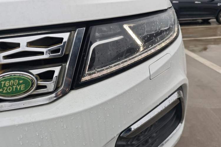 Used Zotye T600 2016 Sport Edition 2.0T DCT Prestige Model Left Front Headlight