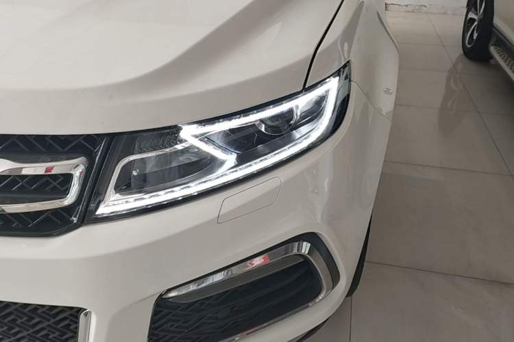 Used Zotye T600 2016 Sport Edition 1.5T Manual Luxury Model Left Front Headlight