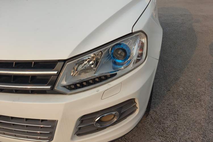 Used Zotye T600 2016 1.5T Manual Elite Edition Left Front Headlight