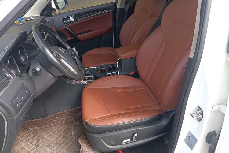 Used Zotye T600 2016 2.0T DCT Prestige Edition Left Front Seat