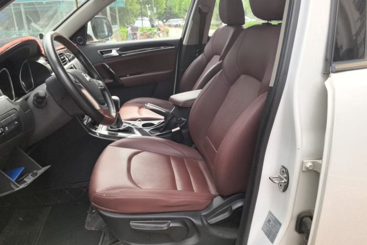 Used Zotye T600 2016 Family Edition 2.0T Manual Luxury Version Left Front Seat