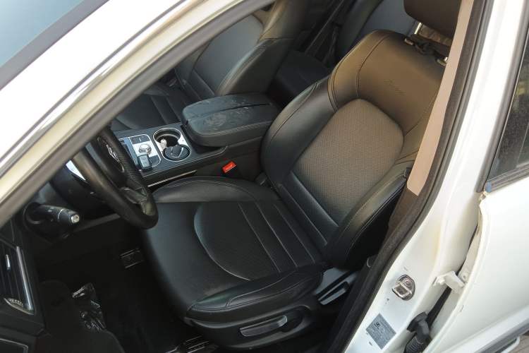 Used Zotye T600 2016 Sports Edition 1.5T Manual Luxury Model Left Front Seat