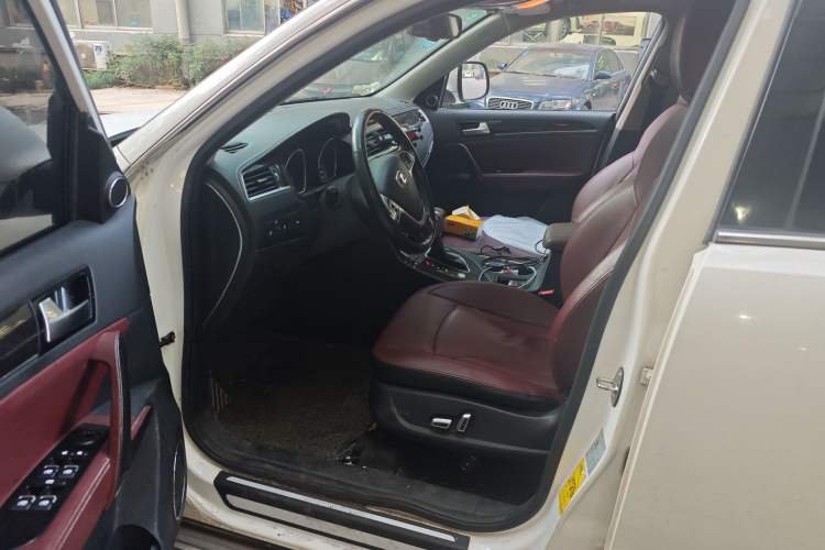 Used Zotye T600 2016 2.0T DCT Prestige Edition Left Front Seat