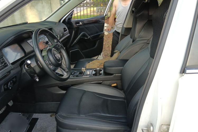 Used Zotye T600 2016 Sport Edition 2.0T DCT Prestige Model Left Front Seat