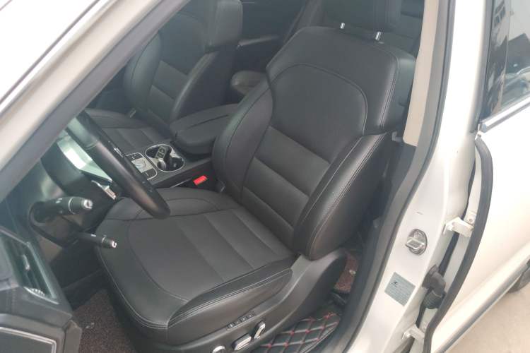 Used Zotye T600 2016 Sport Edition 2.0T DCT Prestige Model Left Front Seat