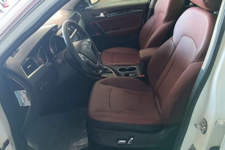 Used Zotye T600 2016 2.0T DCT Prestige Edition Left Front Seat