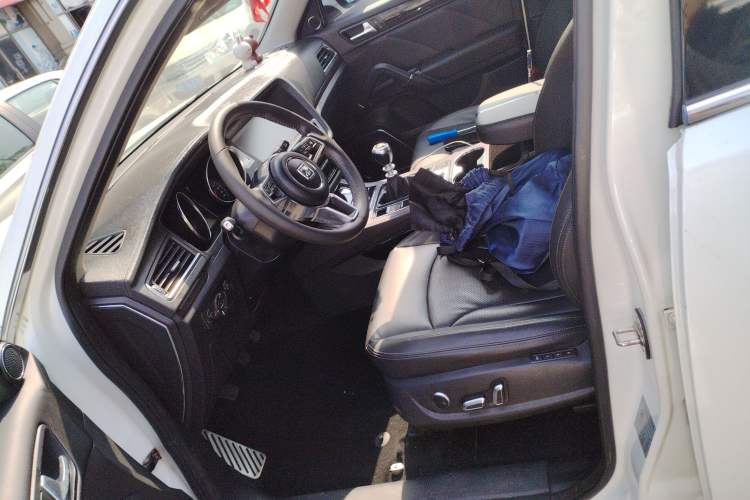 Used Zotye T600 2016 Sport Edition 1.5T Manual Luxury Model Left Front Seat