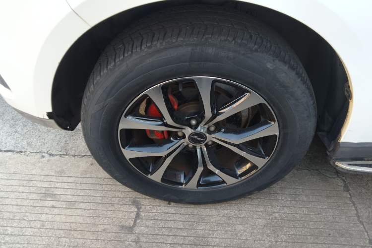 Used Zotye T600 2016 Sports Edition 1.5T Manual Luxury Model Left Front Wheel Hub