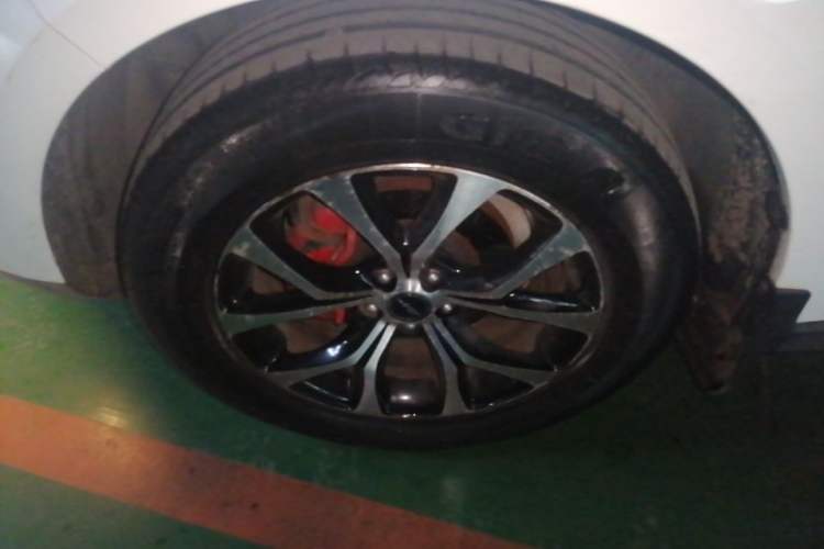 Used Zotye T600 2016 Sport Edition 2.0T DCT Prestige Model Left Front Wheel Hub