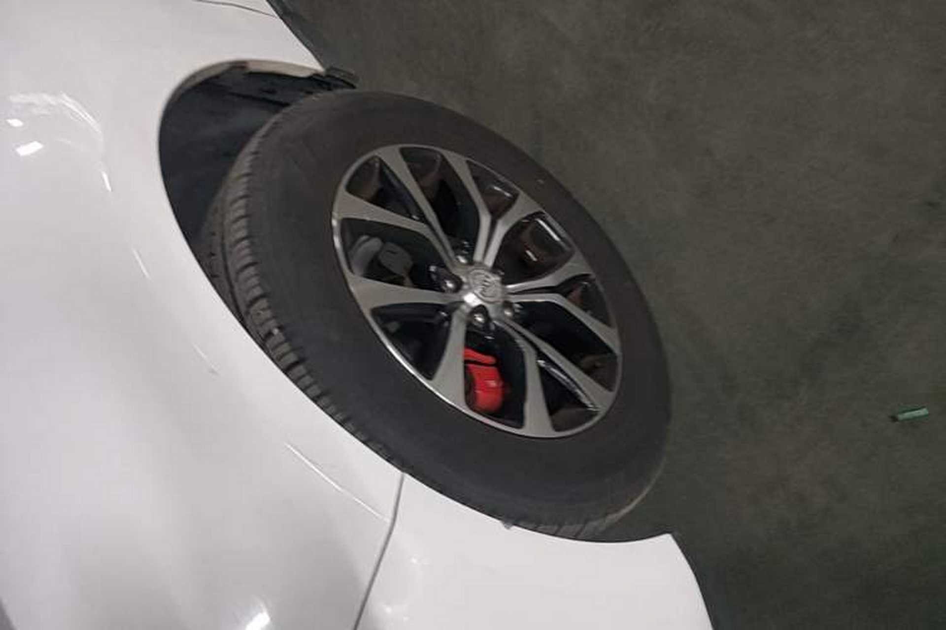Used Zotye T600 2016 Sport Edition 2.0T DCT Luxury Model Left Front Wheel Hub