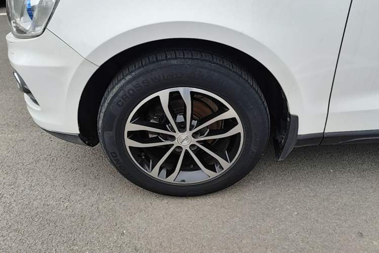Used Zotye T600 2016 2.0T DCT Prestige Edition Left Front Wheel Hub