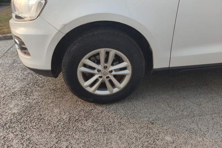 Used Zotye T600 2016 1.5T Manual Elite Edition Left Front Wheel Hub