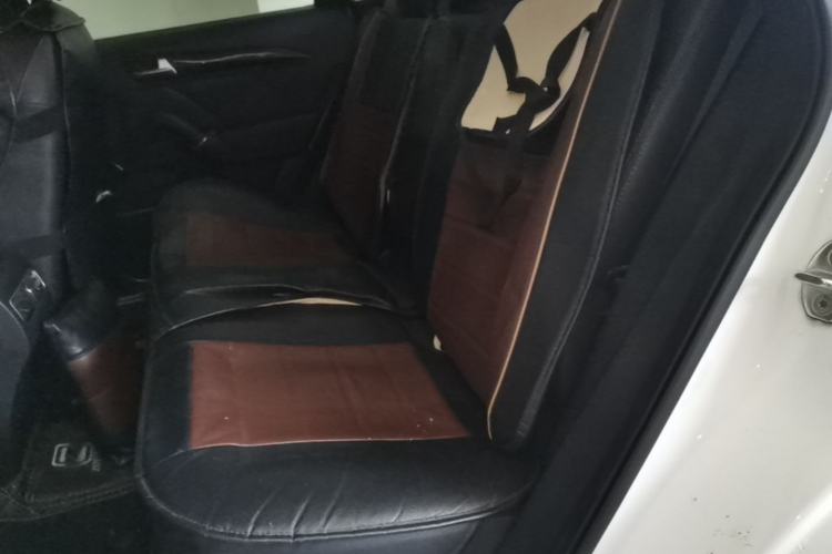 Used Zotye T600 2016 Sport Edition 1.5T Manual Luxury Model Left Rear Seat