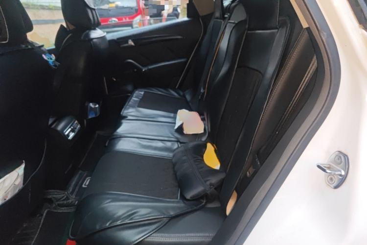 Used Zotye T600 2016 Sport Edition 2.0T DCT Prestige Model Left Rear Seat