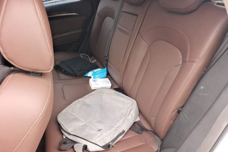 Used Zotye T600 2016 Sport Edition 2.0T DCT Luxury Model Left Rear Seat