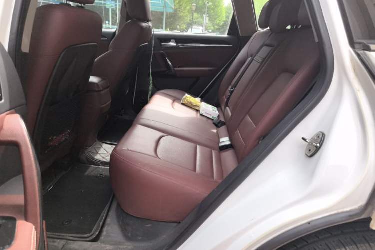 Used Zotye T600 2016 Family Edition 2.0T Manual Luxury Version Left Rear Seat