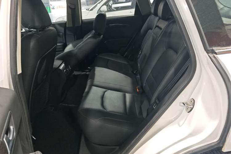 Used Zotye T600 2016 Sports Edition 1.5T Manual Luxury Model Left Rear Seat