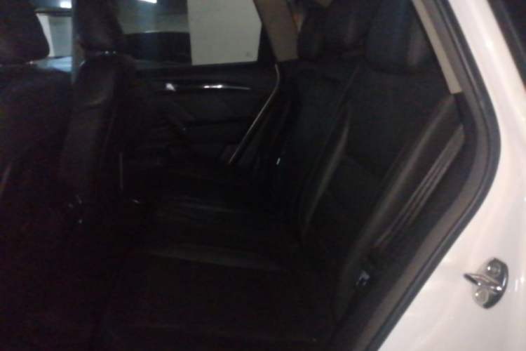 Used Zotye T600 2016 Sport Edition 2.0T DCT Prestige Model Left Rear Seat