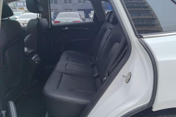 Used Zotye T600 2016 Sport Edition 2.0T DCT Luxury Model Left Rear Seat