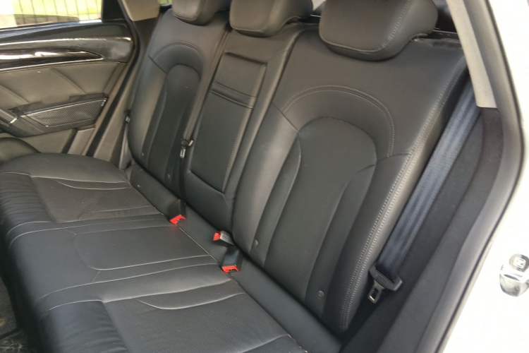 Used Zotye T600 2016 Sport Edition 2.0T DCT Prestige Model Left Rear Seat