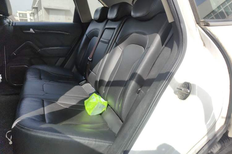Used Zotye T600 2016 Sport Edition 1.5T Manual Luxury Model Left Rear Seat