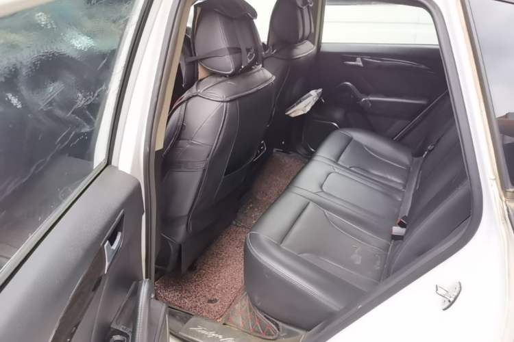 Used Zotye T600 2016 Sport Edition 1.5T Manual Prestige Model Left Rear Seat