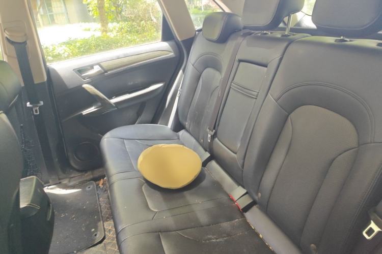 Used Zotye T600 2016 1.5T Manual Luxury Edition Left Rear Seat