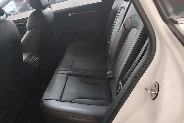Used Zotye T600 2016 Sport Edition 1.5T Manual Luxury Model Left Rear Seat