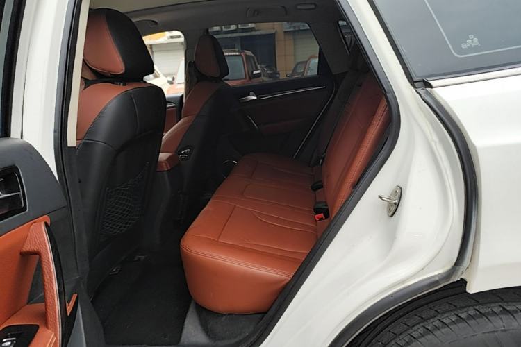 Used Zotye T600 2016 2.0T DCT Prestige Edition Left Rear Seat