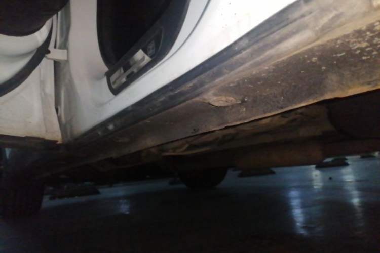 Used Zotye T600 2016 Sport Edition 2.0T DCT Prestige Model Left Side Sill