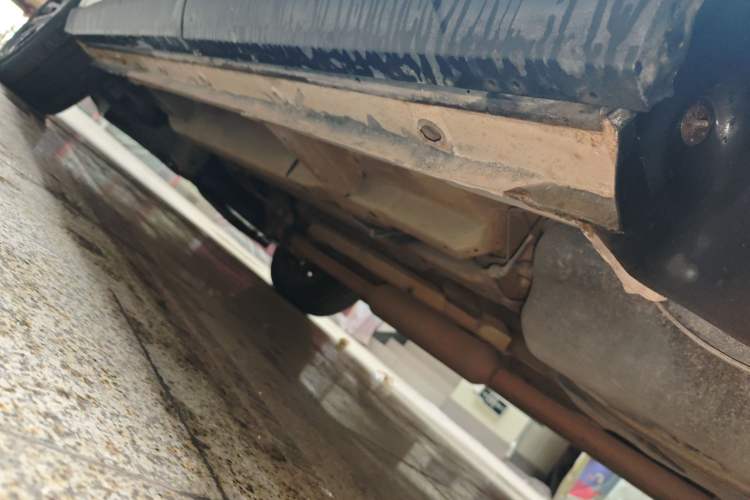 Used Zotye T600 2016 2.0T DCT Prestige Edition Left Side Sill