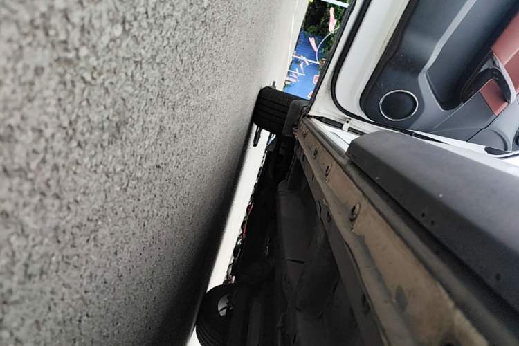 Used Zotye T600 2016 2.0T DCT Prestige Edition Left Side Sill