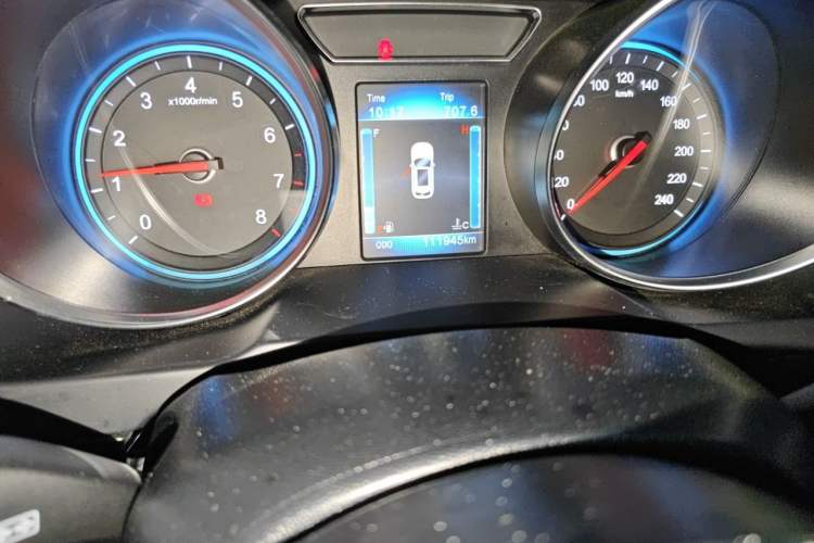 Used Zotye T600 2016 Sports Edition 1.5T Manual Luxury Model Odometer Close Up