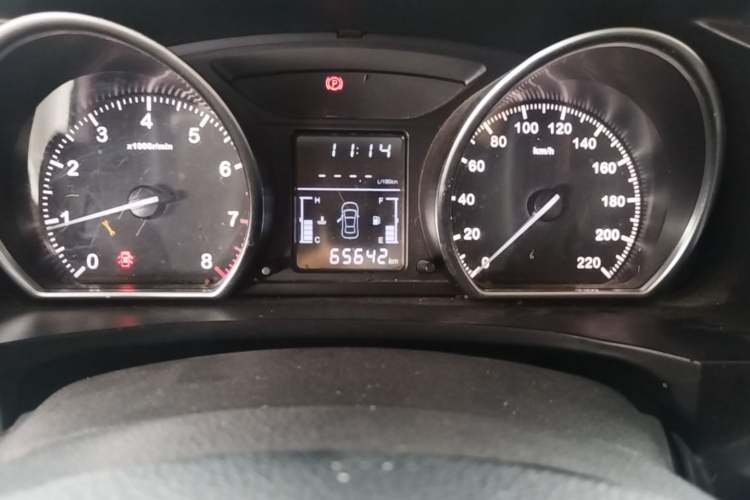 Used Zotye T600 2016 1.5T Manual Luxury Model Odometer Close Up