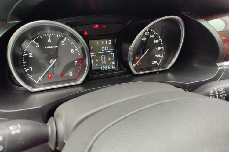 Used Zotye T600 2016 1.5T Manual Elite Edition Odometer Close Up