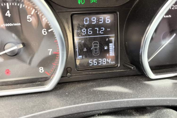 Used Zotye T600 2016 Family Edition 2.0T Manual Luxury Version Odometer Close Up