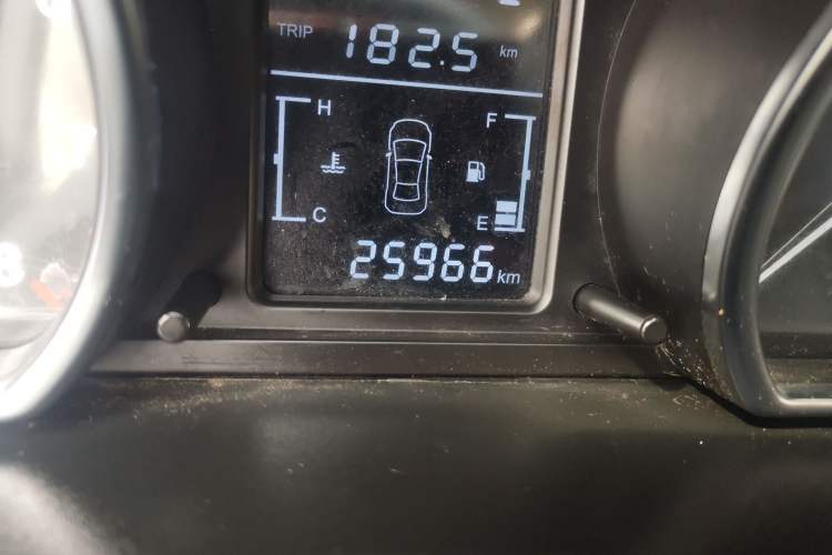 Used Zotye T600 2016 1.5T Manual Luxury Edition Odometer Close Up