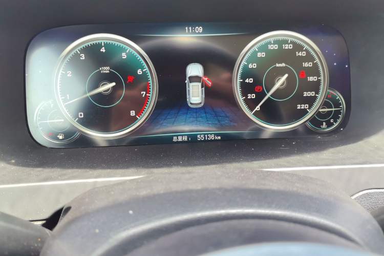 Used Zotye T600 2016 Sport Edition 2.0T DCT Prestige Model Odometer Close Up