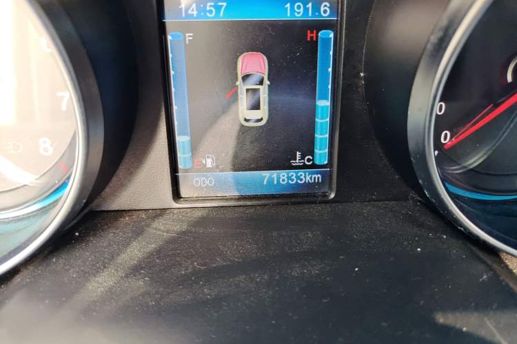 Used Zotye T600 2016 Sport Edition 1.5T Manual Luxury Model Odometer Close Up
