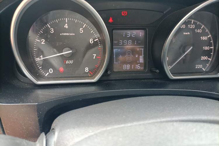 Used Zotye T600 2016 1.5T Manual Elite Edition Odometer Close Up