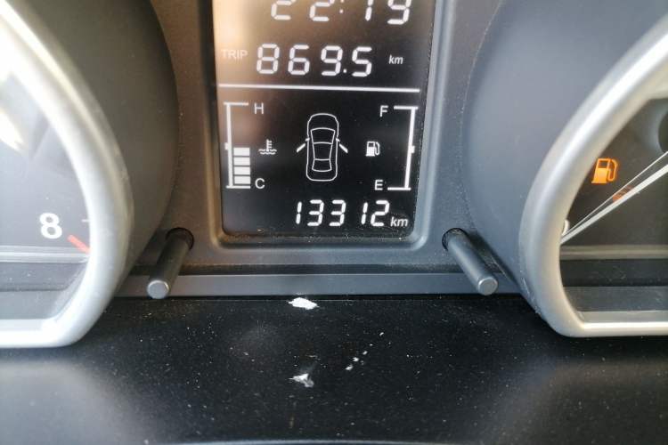 Used Zotye T600 2016 1.5T Manual Elite Edition Odometer Close Up