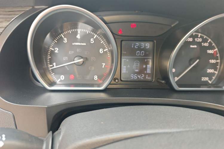 Used Zotye T600 2016 Sports Edition 1.5T Manual Luxury Model Odometer Close Up