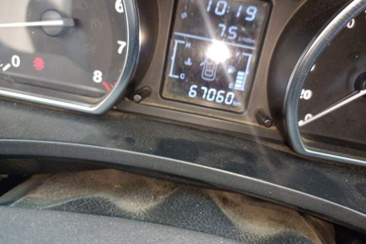Used Zotye T600 2016 1.5T Manual Luxury Model Odometer Close Up