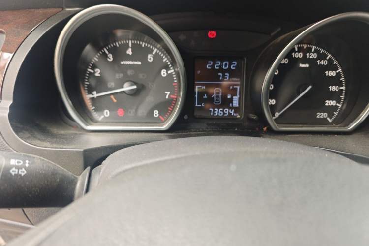 Used Zotye T600 2016 1.5T Manual Elite Edition Odometer Close Up