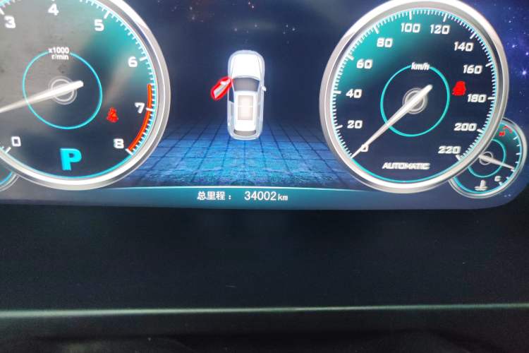 Used Zotye T600 2016 Sport Edition 2.0T DCT Prestige Model Odometer Close Up